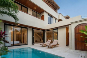 Villa Siena, Luxury 3BR villa with rooftop in Umalas